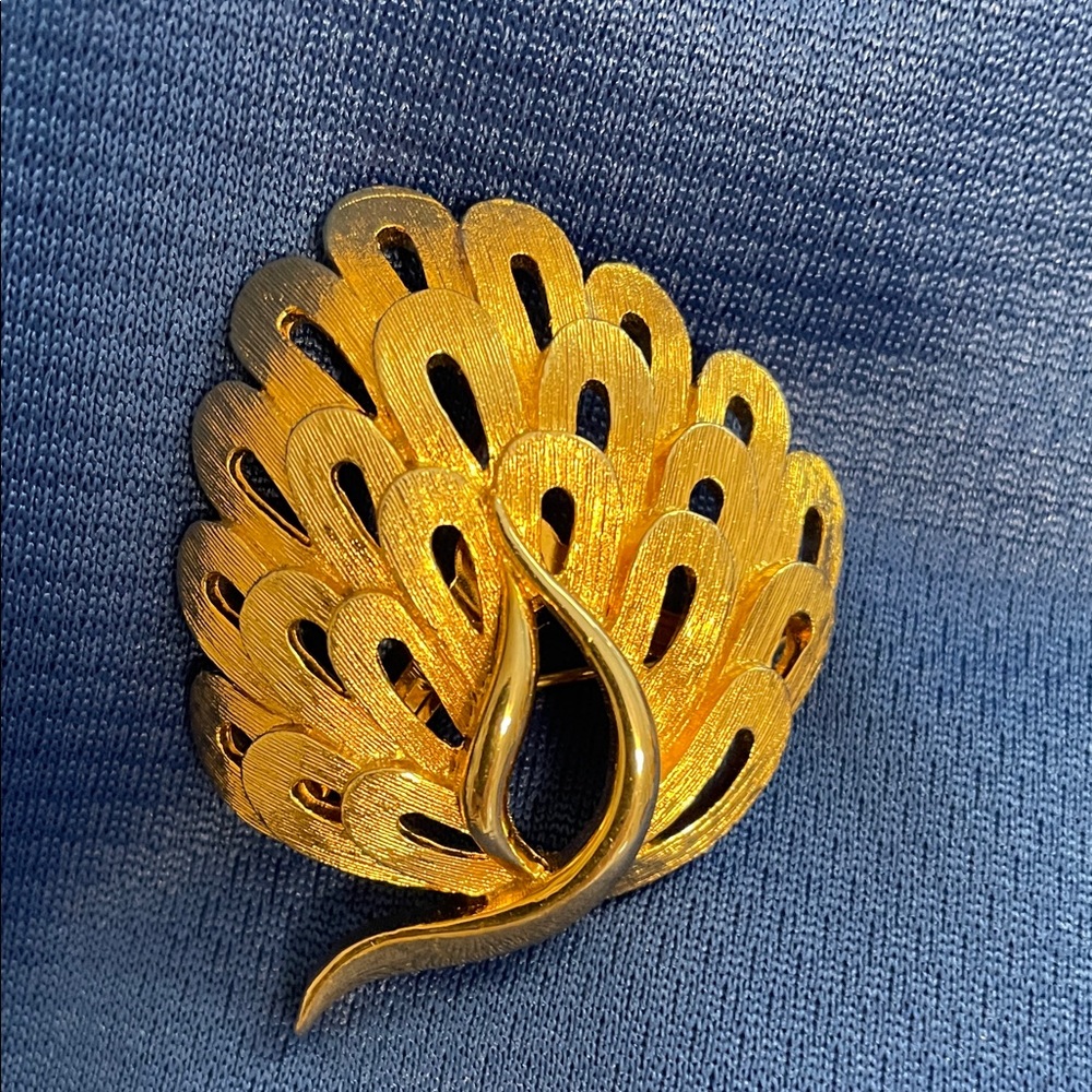 Elegant Gold-Toned Peacock Brooch